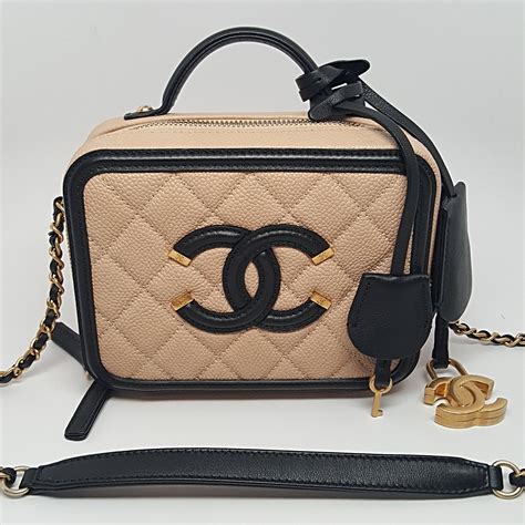 chanel filigree vanity case beige|chanel vanity bag 2021.